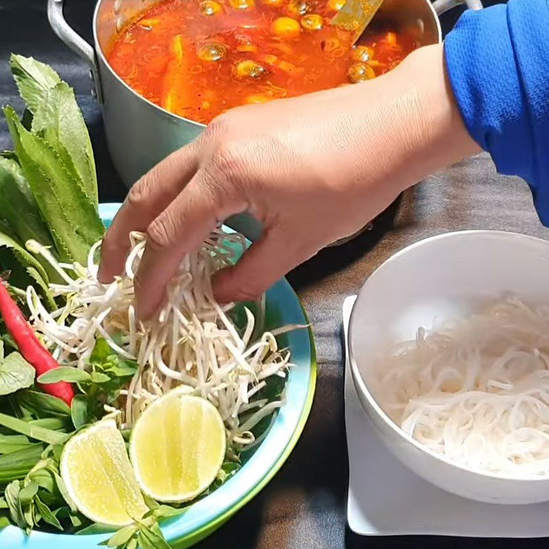 Step 6 Completion of Vegetarian Beef Noodle Soup