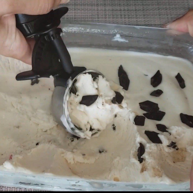 Step 5 Completion of Strawberry chocolate ice cream