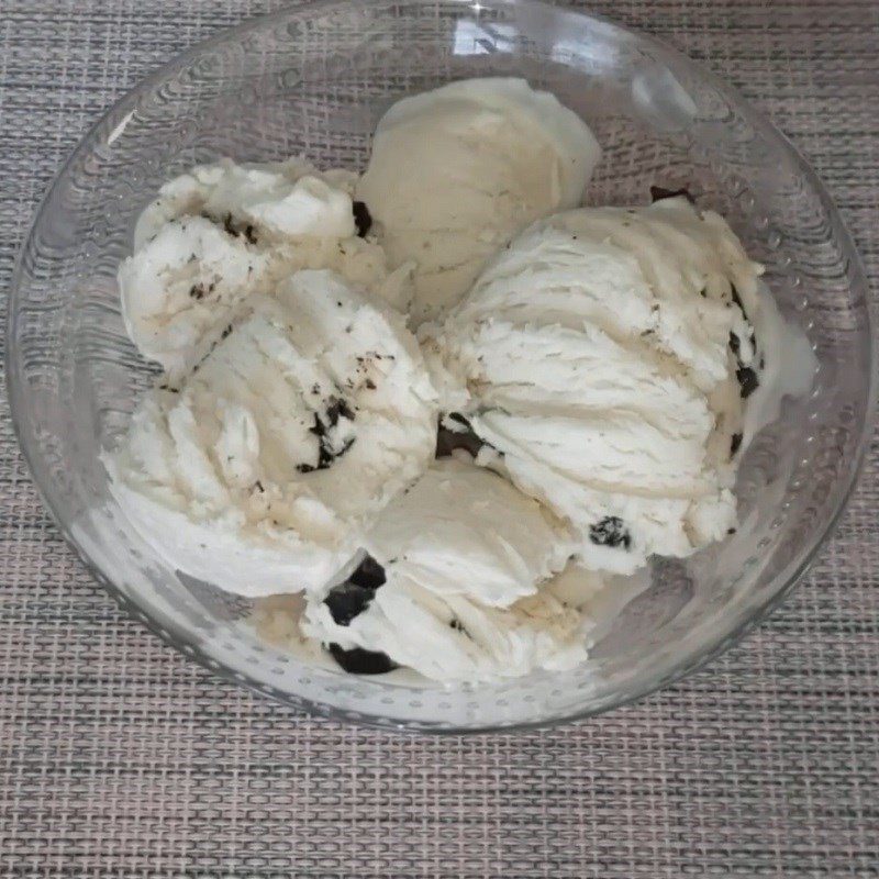 Step 5 Completion of Strawberry chocolate ice cream