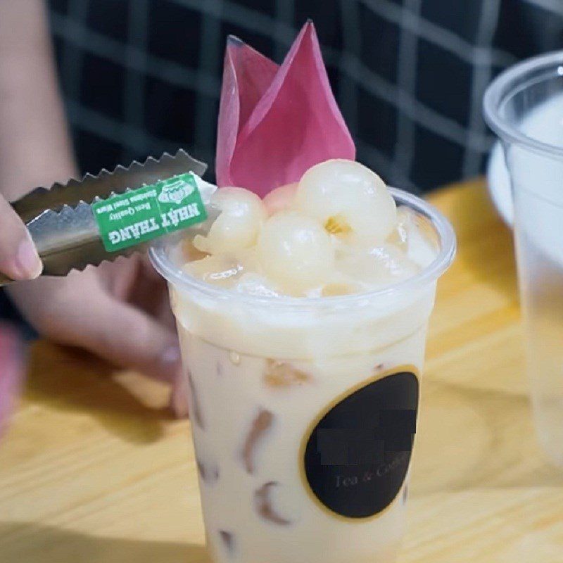Step 4 Completion Longan Lotus Milk Tea