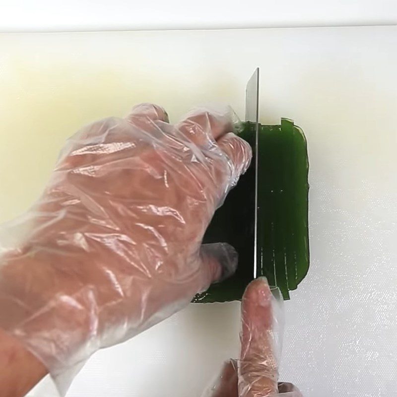 Step 4 Completion of Thai milk tea with matcha jelly