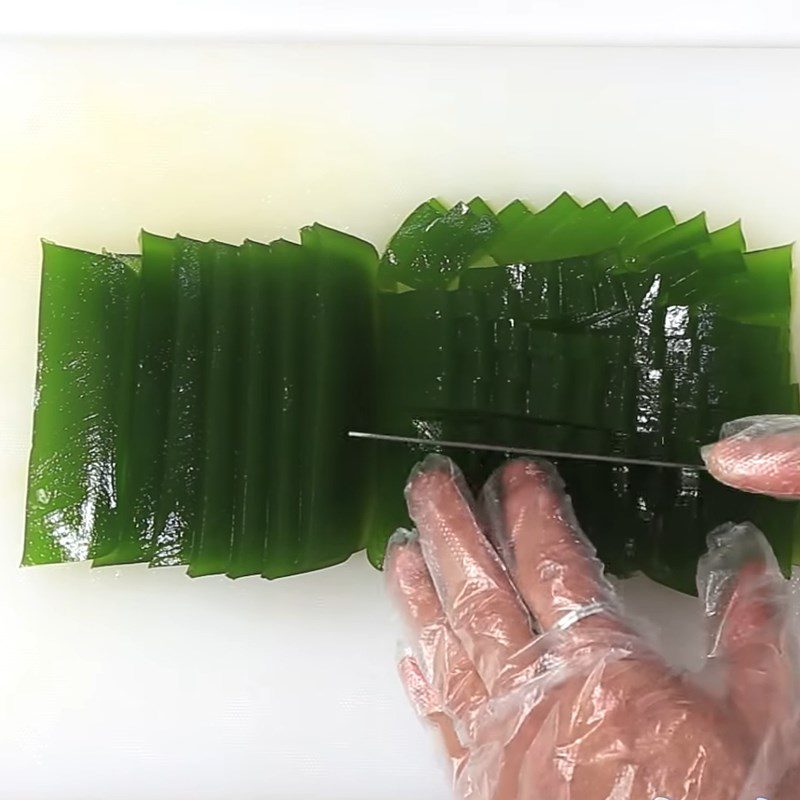 Step 4 Completion of Thai milk tea with matcha jelly