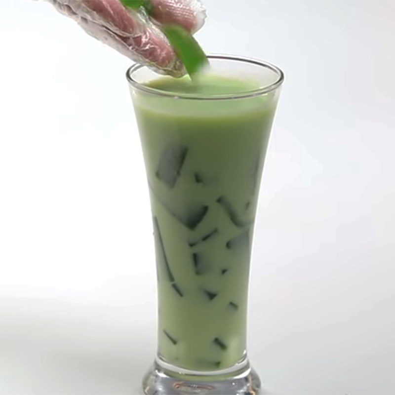 Step 4 Completion of Thai milk tea with matcha jelly
