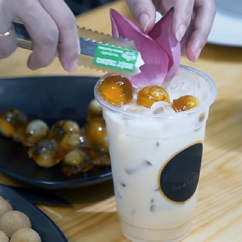 Step 4 Completion Longan Jelly Milk Tea
