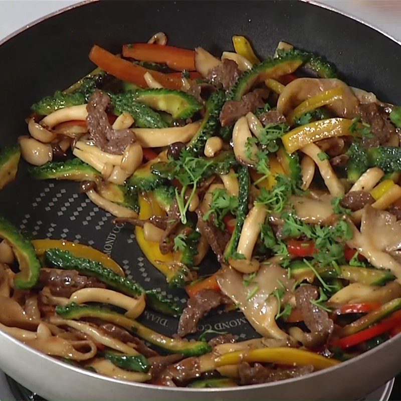 Step 4 Completion Stir-fried Bitter Melon