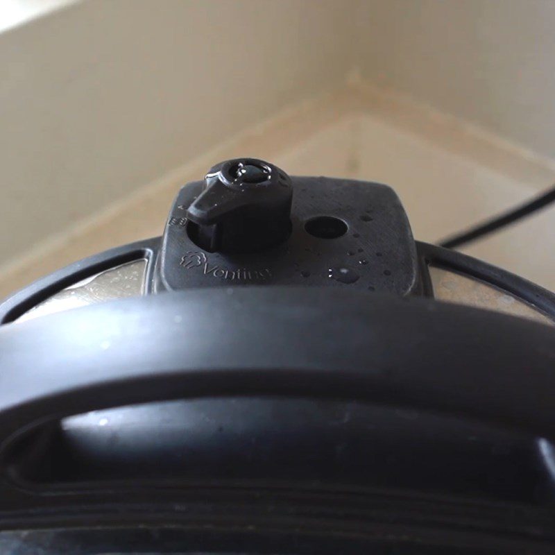 Step 4 Completing chicken porridge with pressure cooker