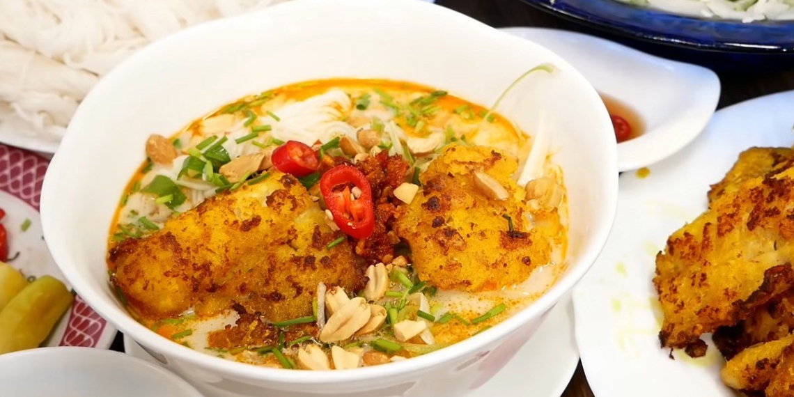 how to cook fish noodle soup in the style of lao delicious and fragrant 02795