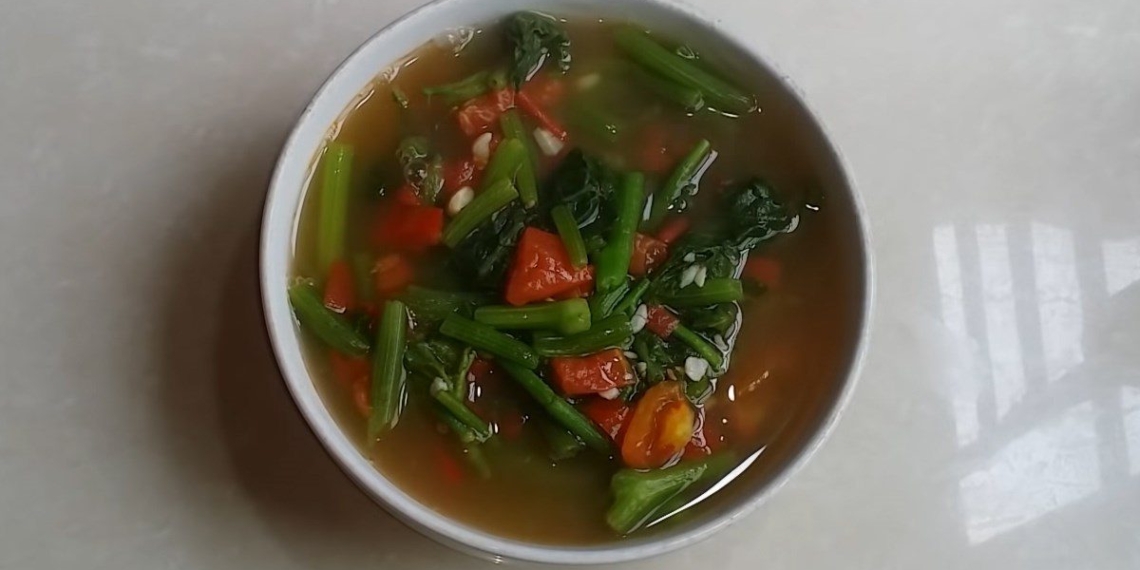 how to cook fresh squash vegetable soup delicious and satisfying for an additional meal 14763