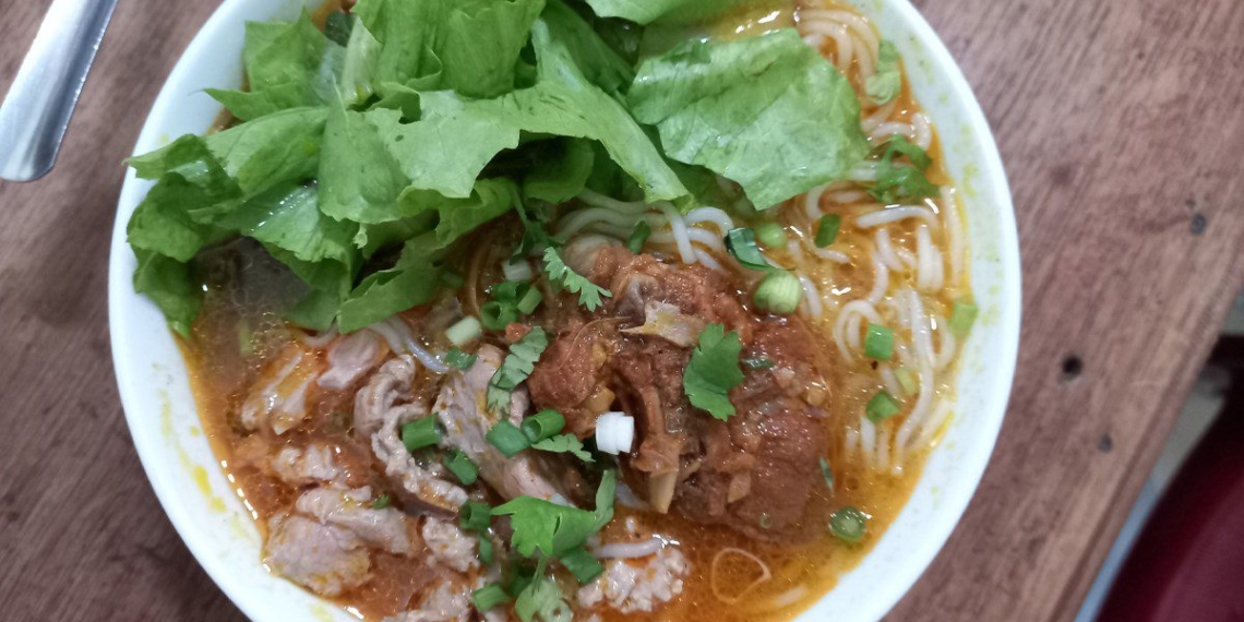 how to cook soup noodle with pork bones for breakfast at home very easy 12221