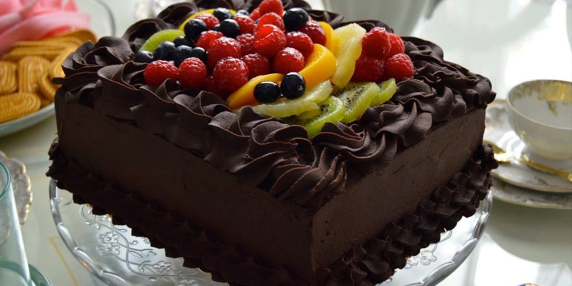 how to make chocolate fruit cake delicious very attractive 12511