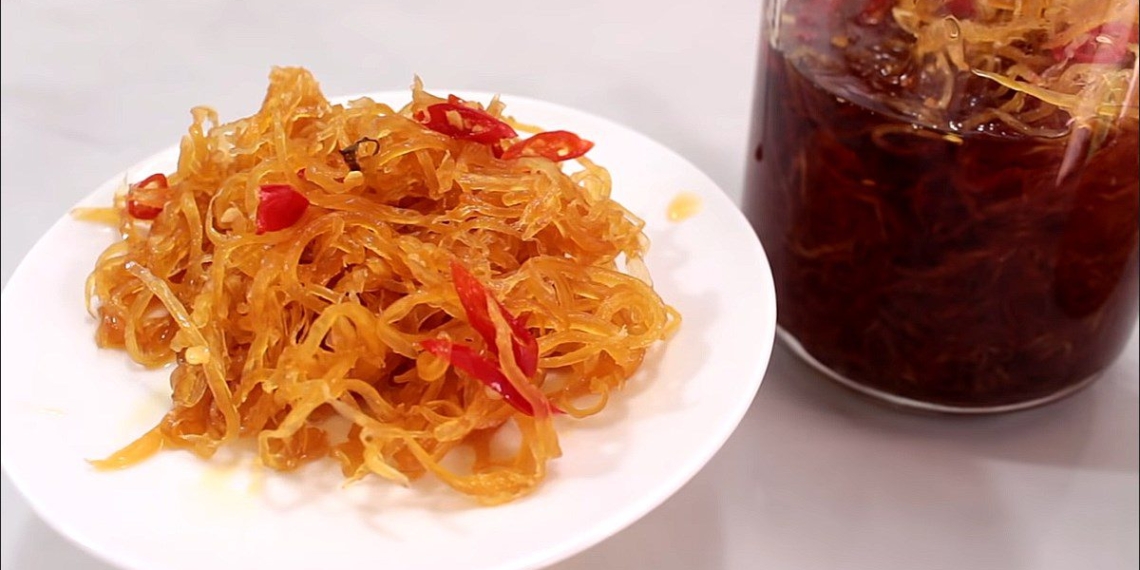 how to make delicious and flavorful green papaya salad for family meals 10955
