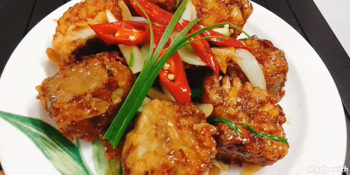 how to make delicious and simple fried catfish with fish sauce 14582