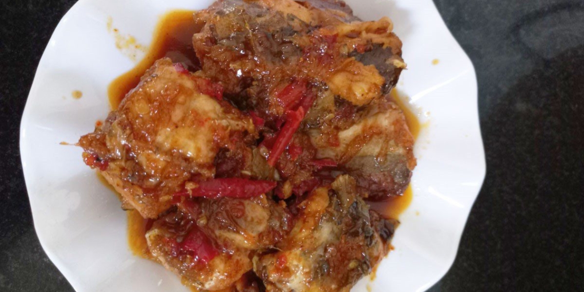 how to make delicious fried fish with ginger for a satisfying meal 13835