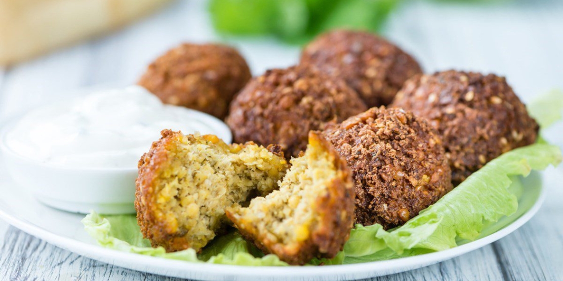 how to make delicious simple chickpea falafel at home 02992