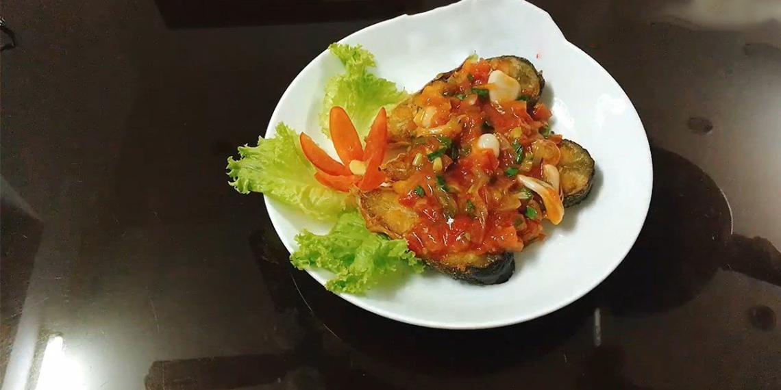how to make delicious sour sweet and savory basa fish with tomato 07346