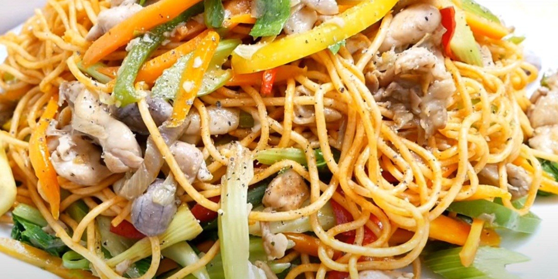how to make delicious spicy tom yum chicken noodles everyone loves 03861