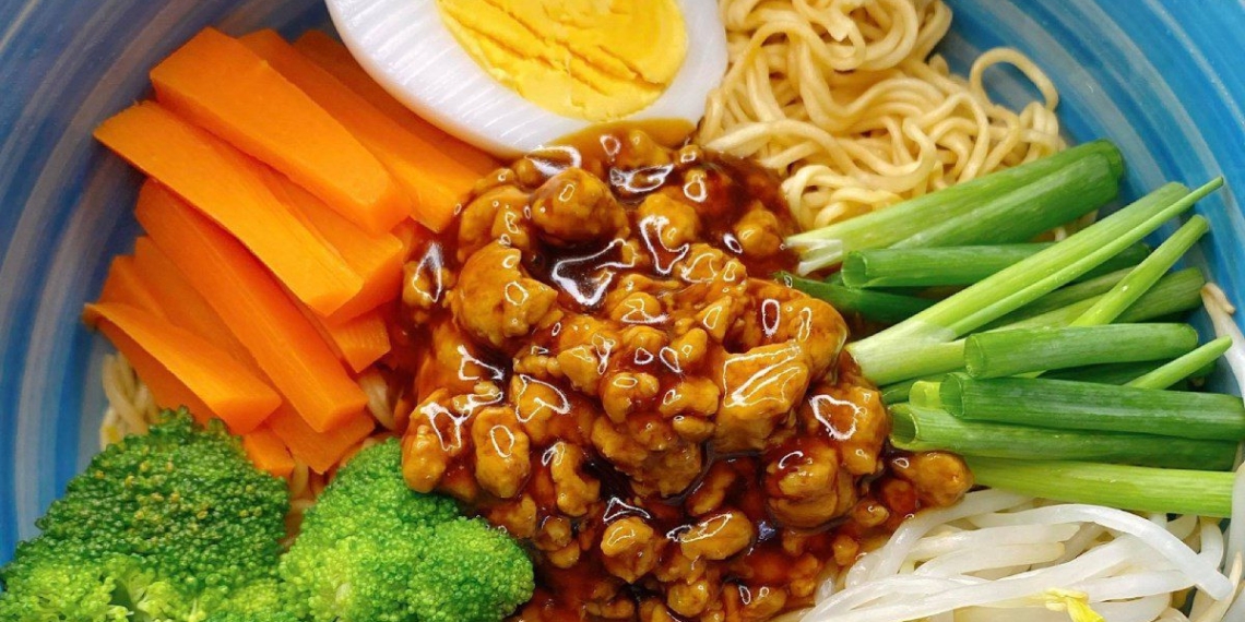 how to make mixed noodles with delicious bamboo shoot sauce 16124