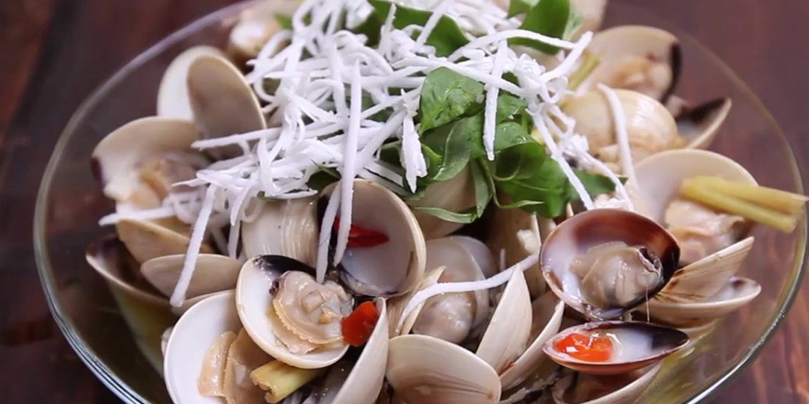 how to make squid stir fried with garlic and fragrant coconut milk delicious at home 07453