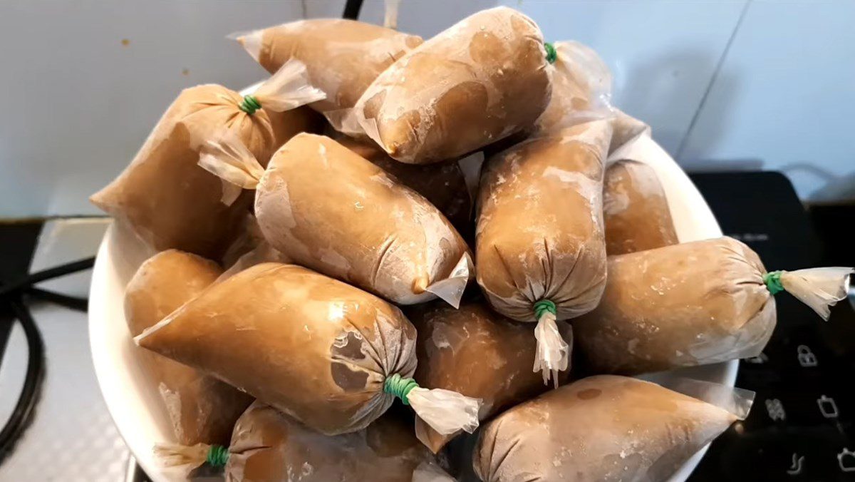 2 Ways to Make Delicious, Creamy Coffee Milk Ice Cream That You'll Love 2 Milk Coffee Ice Cream Bags