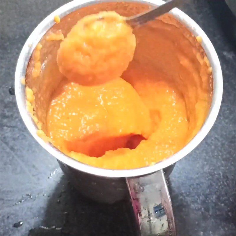 Step 1 Prepare and blend the papaya for Papaya Ice Cream