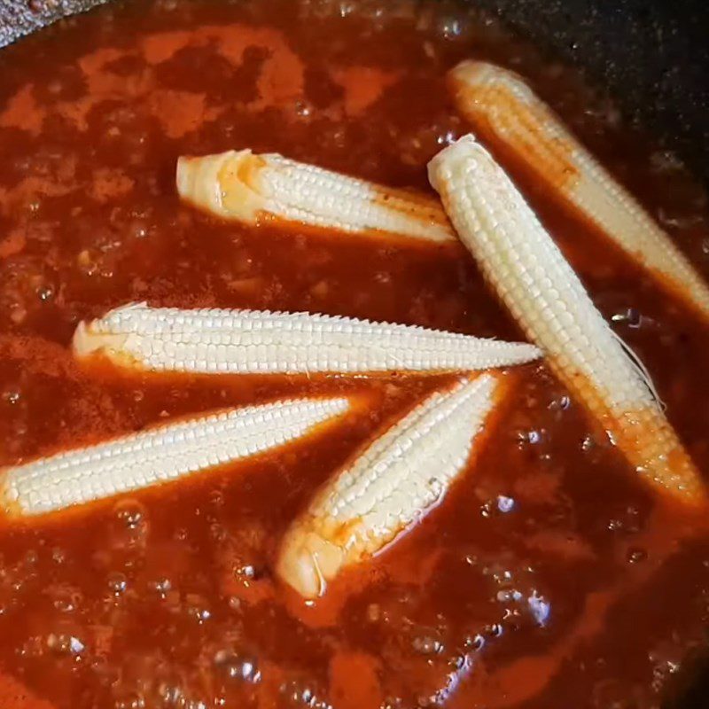 Step 3 Stewed Corn Baby corn stewed with tomatoes