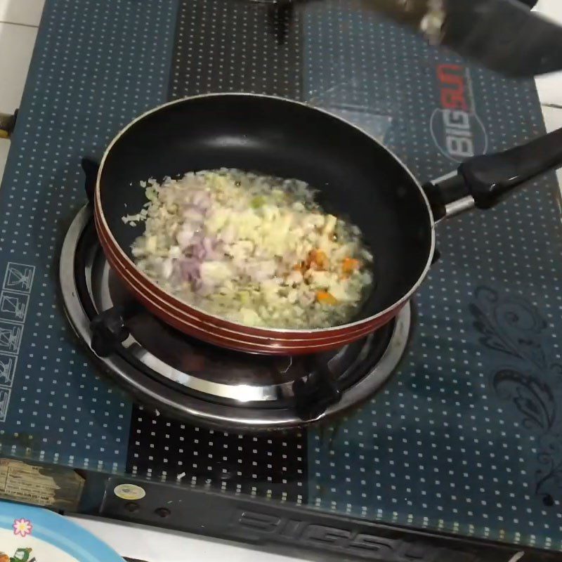Step 3 Cooking fish Linh fish cooked with lemongrass and chili