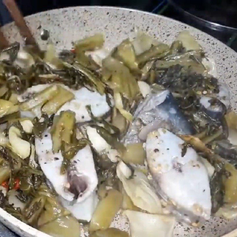 Step 4 Fish stew Mackerel stew with pickled mustard greens