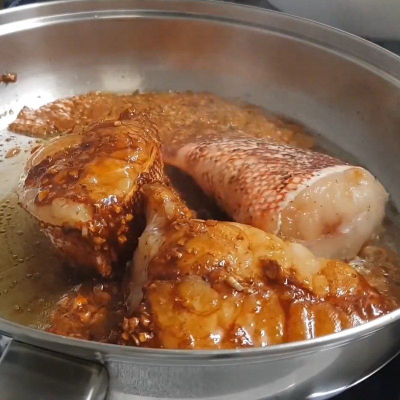Step 3 Stew the grouper fish with pepper