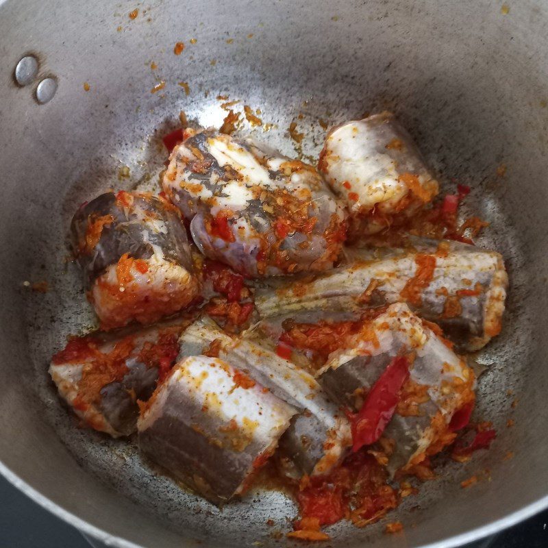 Step 3 Fish Braising Ginger Fish