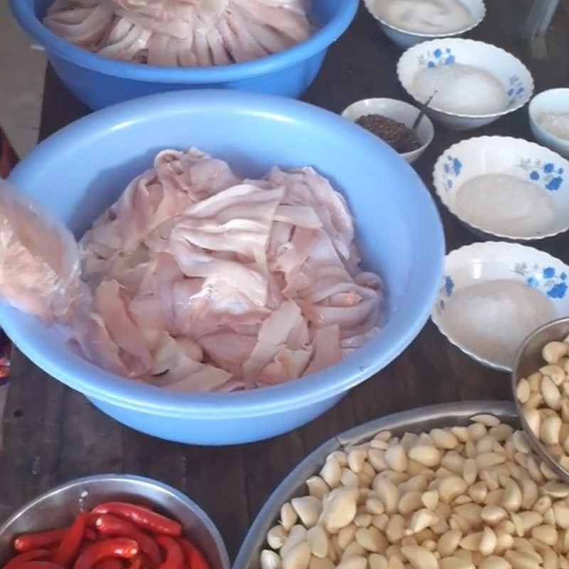 Step 1 Preparing red tilapia Dried red tilapia