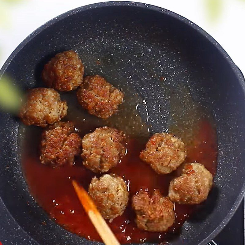 Step 3 Cooking the meat Sweet and sour meatballs