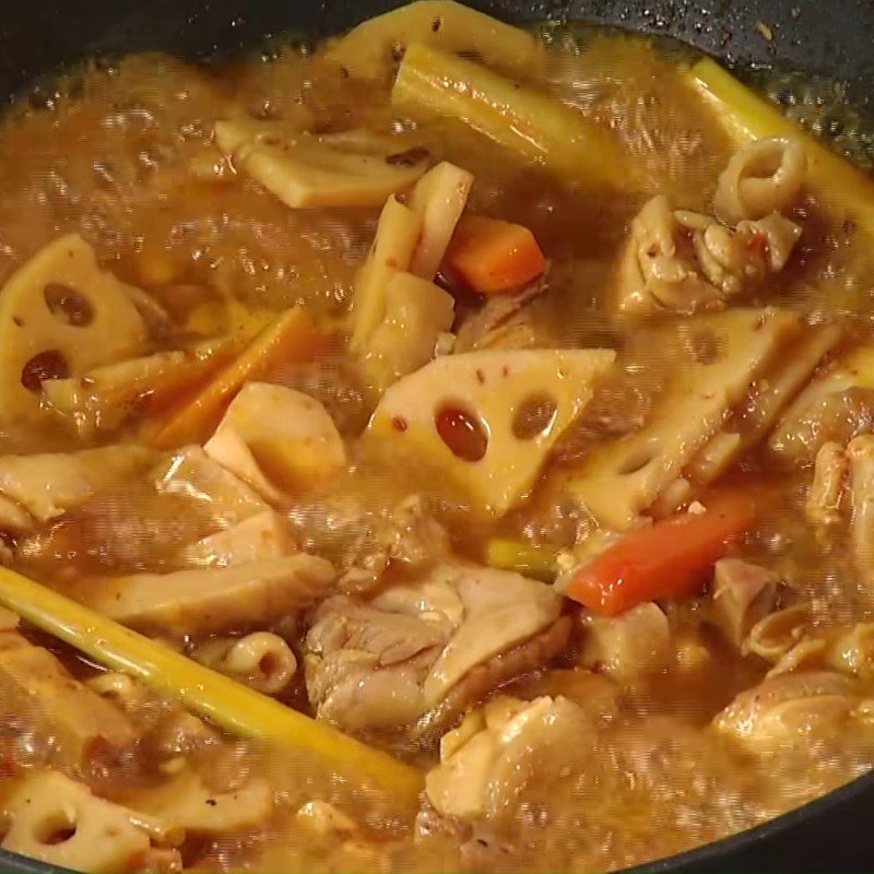 Step 4 Stew the chicken Chicken stew with vegetables