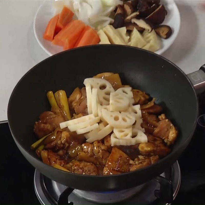 Step 4 Stew the chicken Chicken stew with vegetables
