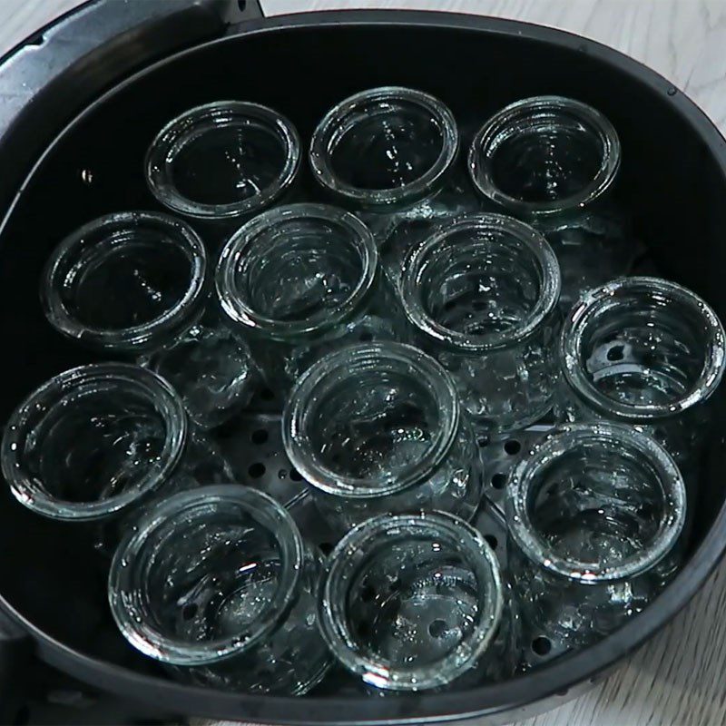 Step 1 Sterilize the tools for Upside-down Yogurt