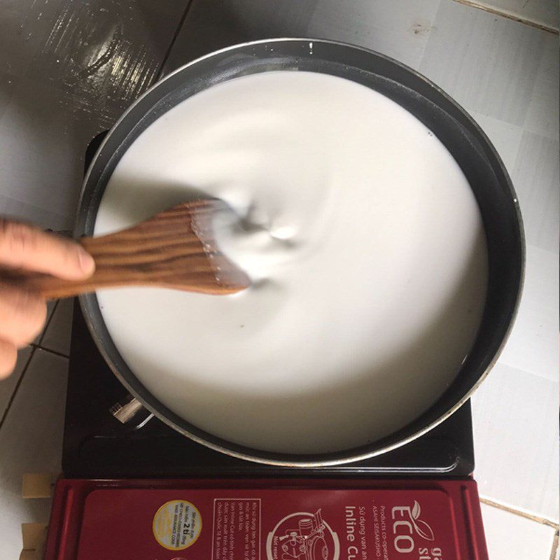 Step 2 Mixing the batter for Chè Bánh Lọt with Coconut Milk