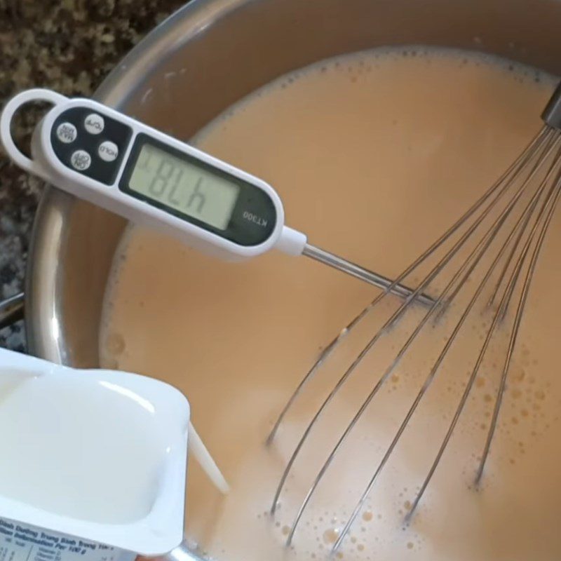 Step 2 Stir the starter yogurt Yogurt cheese