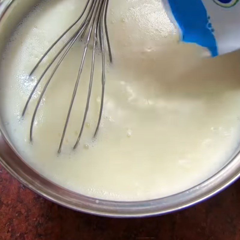 Step 2 Stir the yogurt starter Traditional cheese yogurt