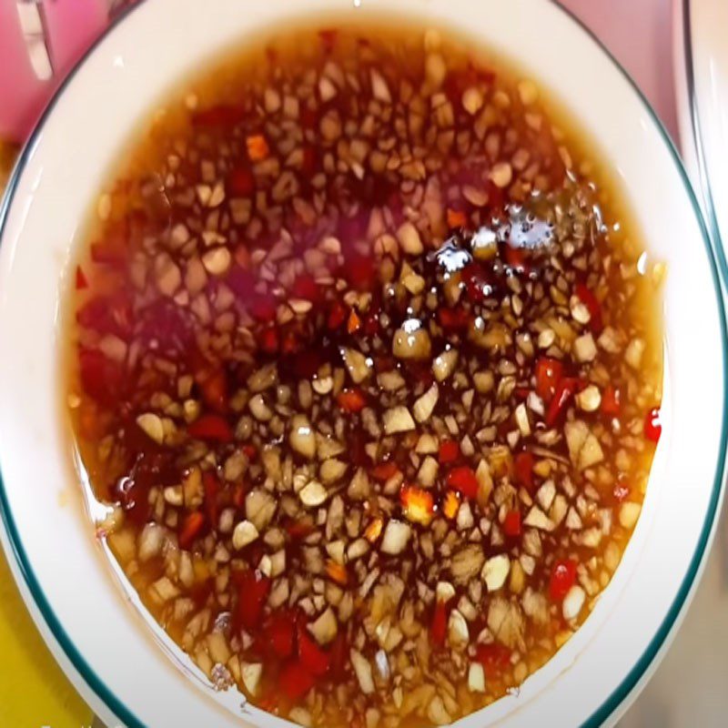 Step 5 Making vegetarian bánh cốm dipping sauce