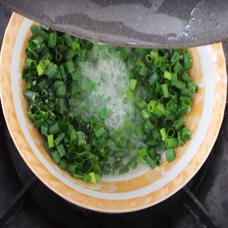 Step 1 Making crispy fat Vegetarian crispy fat