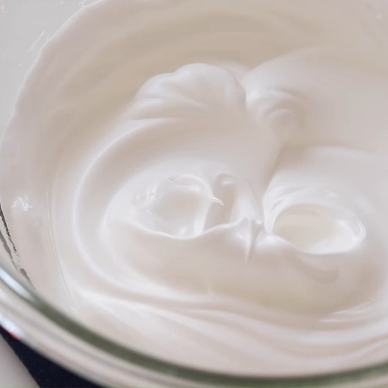 Step 3 Making whipped cream Chocolate banana smoothie