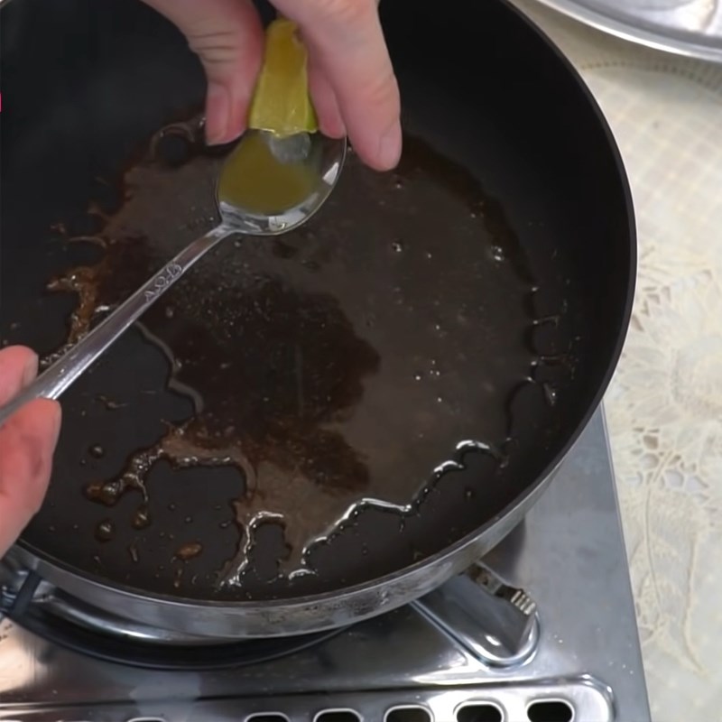Step 4 Making caramel and pouring flan Layered coffee flan jelly