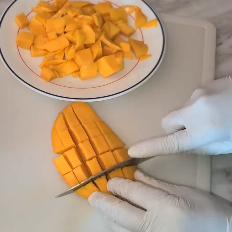 Step 3 Making mango jelly flan