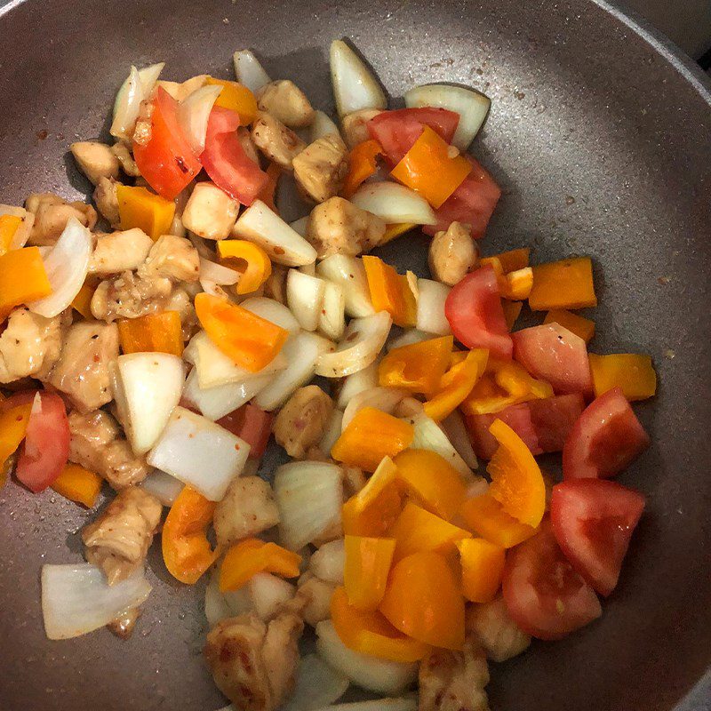 Step 3 Stir-fried Chicken with Cashew Nuts