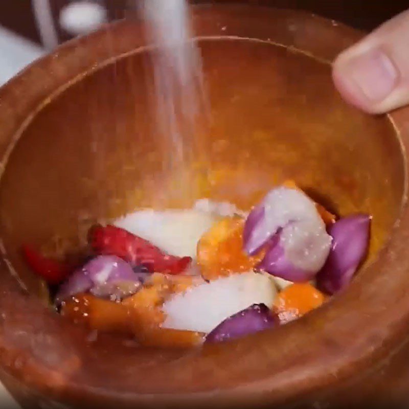 Step 2 Make the spice mixture and marinate the fish Stewed fish with turmeric
