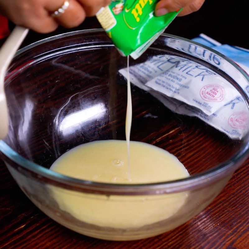 Step 3 Make the avocado cream mixture Avocado cream bag
