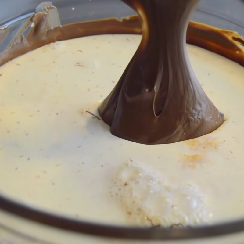 Step 4 Make the chocolate ganache for the chocolate fruit cake