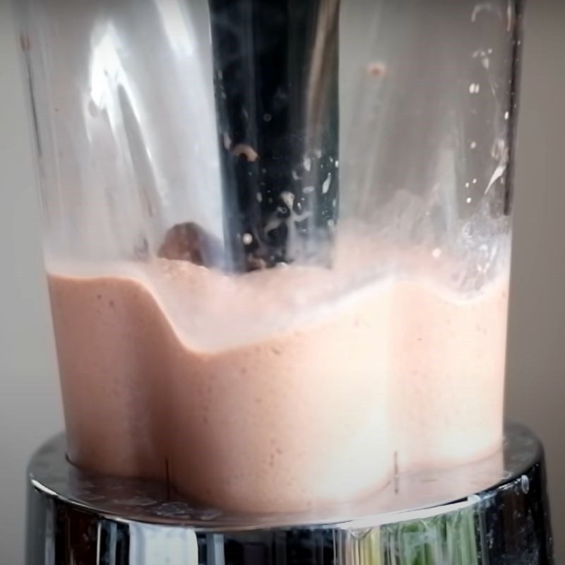 Step 2 Make blended iced cocoa milk Cocoa milk blended with lava sauce