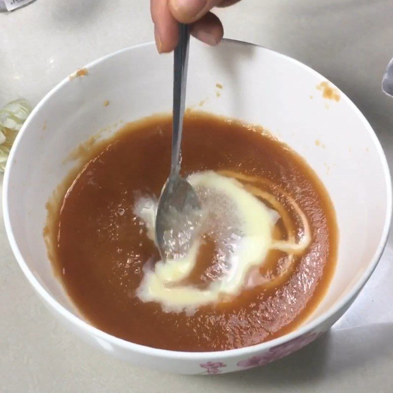 Step 2 Make the apple milk mixture for Apple Kém in a bag
