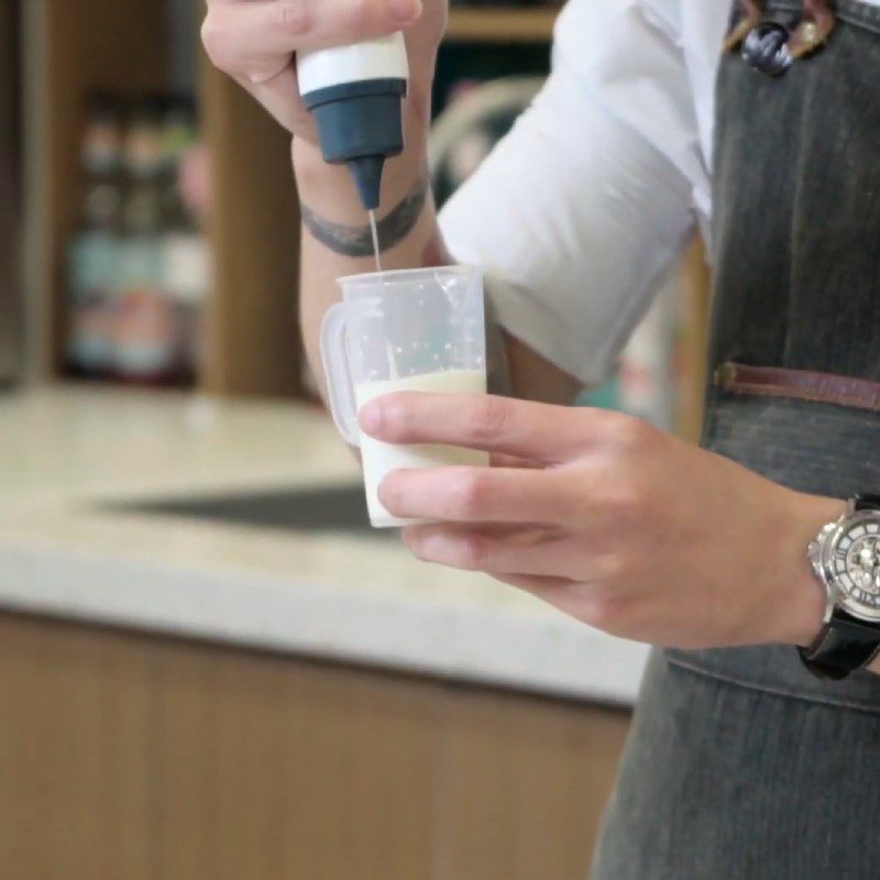 Step 2 Making salted cream Salted cream coffee with ice milk