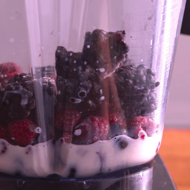 Step 5 Making the red smoothie layer Rainbow smoothie
